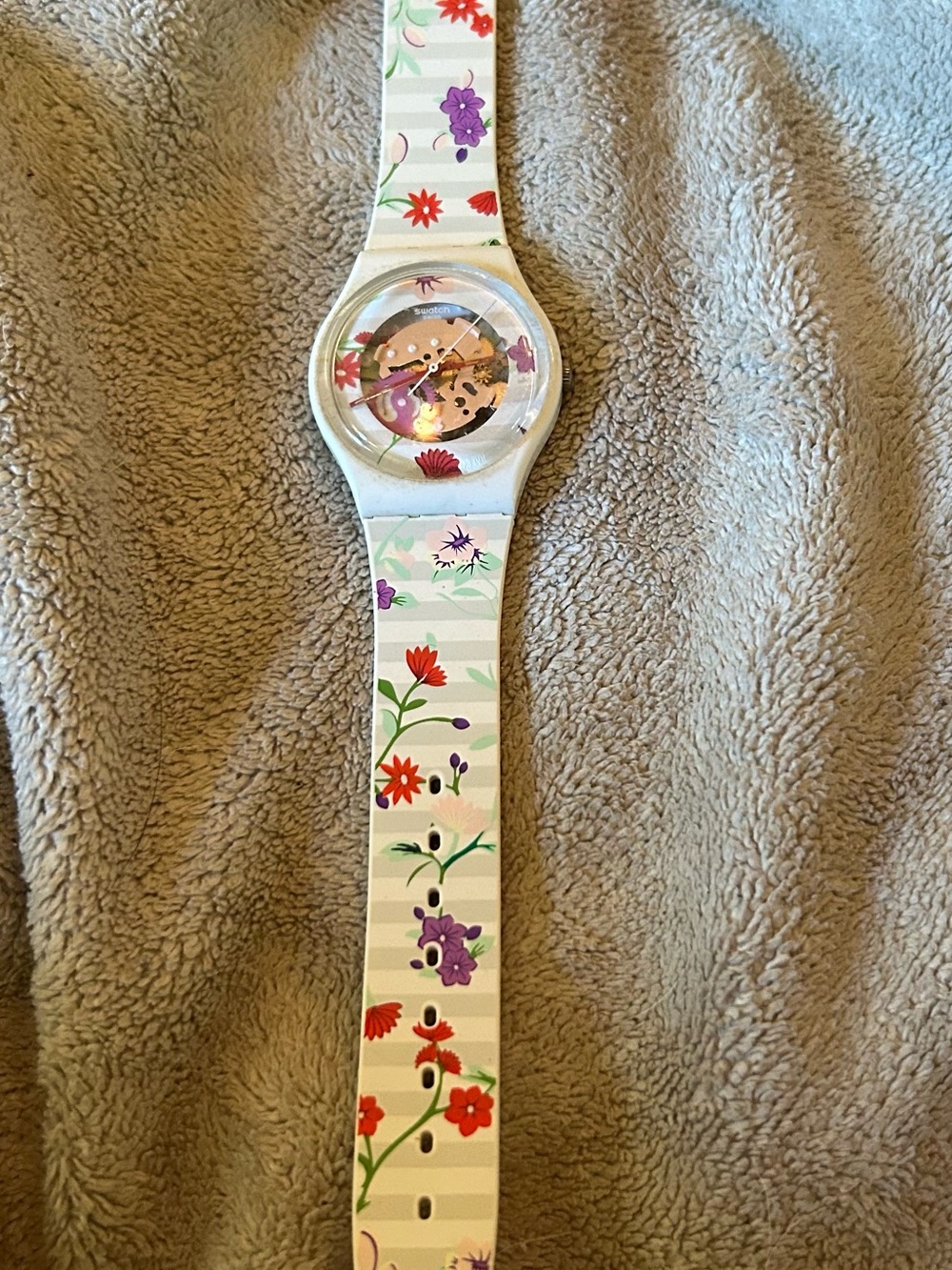 Swatch Blossoming Love (GZ290) 2014 Watch with Red and Purple Flowers